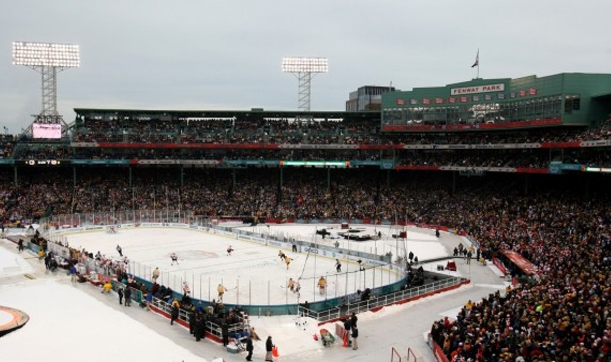 Bostono stadione susitinka "Bruins" ir Filadelfijos "Flyers" ledo ritulininka