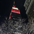 Kinų naujųjų metų proga „Empire State” pastatas nušvito raudona ir geltona spalvomis