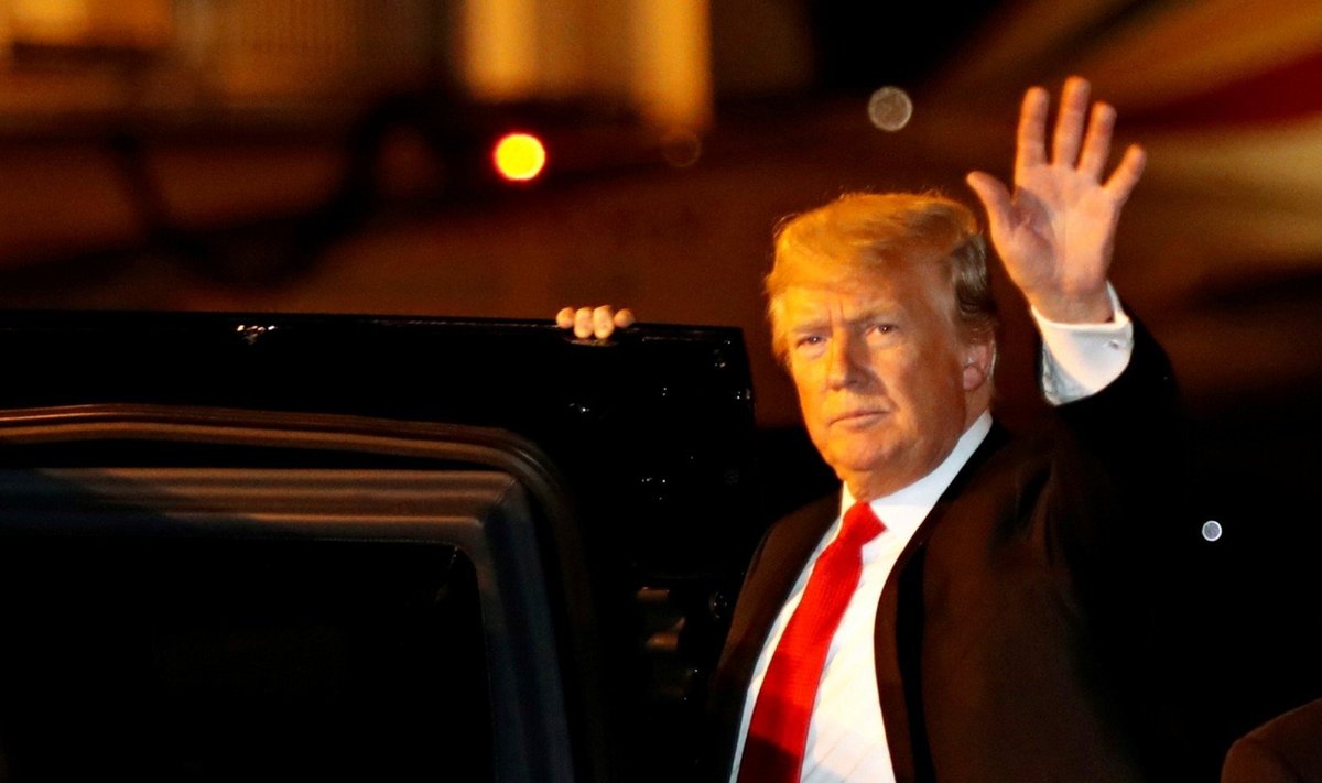 Donaldas Trumpas atvyko į G-20 susitikimą Buenos Airėse