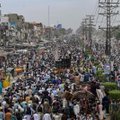 Pakistane tūkstančiai islamistų tęsia eiseną sostinės link