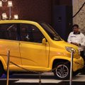 Indija ketina nustebinti pasaulį nauju pigiausiu miesto automobiliu