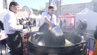 Kaune pasiektas naujas kulinarinis rekordas – išvirtas 213,55 kg svėręs uzbekiškas plovas