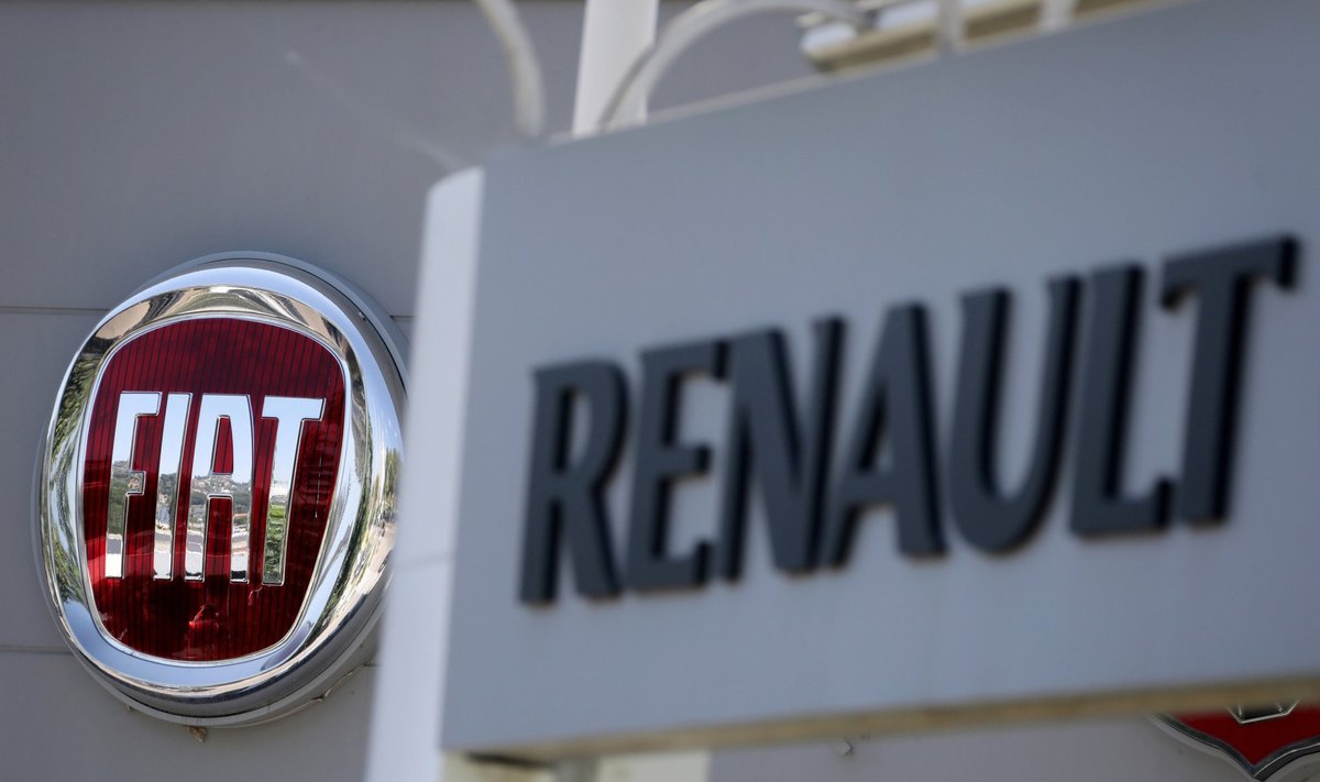 "Fiat Chrysler" koncernas nebesiūlys "Renault" susijungti
