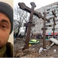 Ukrainos laidų vedėjo pasakojimas apie siaubą Mariupolyje pravirkdė ir kolegas: nenorėjome mamos laidoti prie namo laiptinės