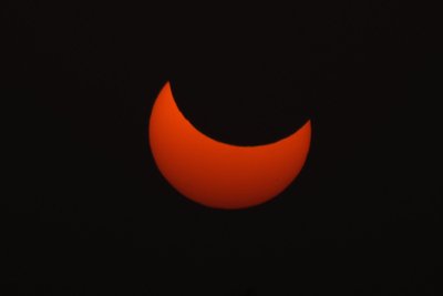 Saulės užtemimas, vykęs 2022 metų spalio 25 dieną buvo matomas Šiaurės pusrutulyje. Scanpix/AFP/AP nuotr.