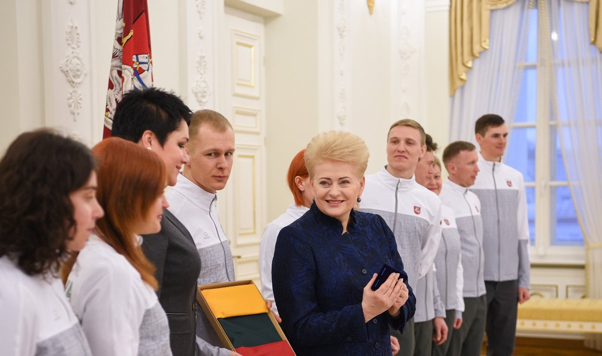 President sees off Lithuanian Winter Olympics team