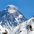 Honkongo alpinistė rekordiniu greičiu įveikė Everestą