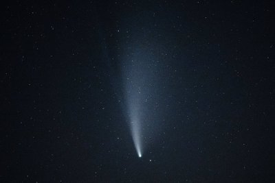 Kometa NEOWISE danguje buvo matoma 2020-aisiais.Scanpix/VidaPress nuotr.