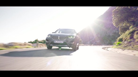 Atnaujintas BMW X1 važiuos ne tik benzinu ir dyzelinu