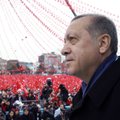 Apklausos prognozuoja nežymią R. T. Erdogano pergalę referendume