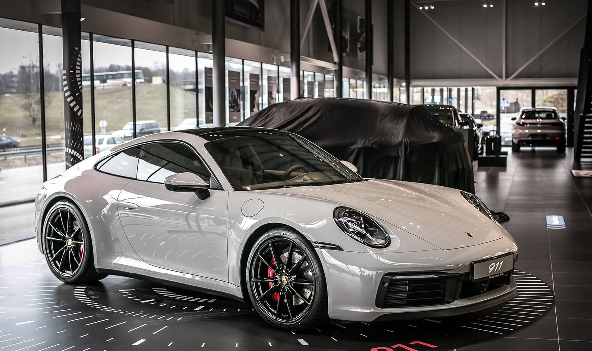 Į Lietuvą atvežtas naujausios kartos "Porsche 911"