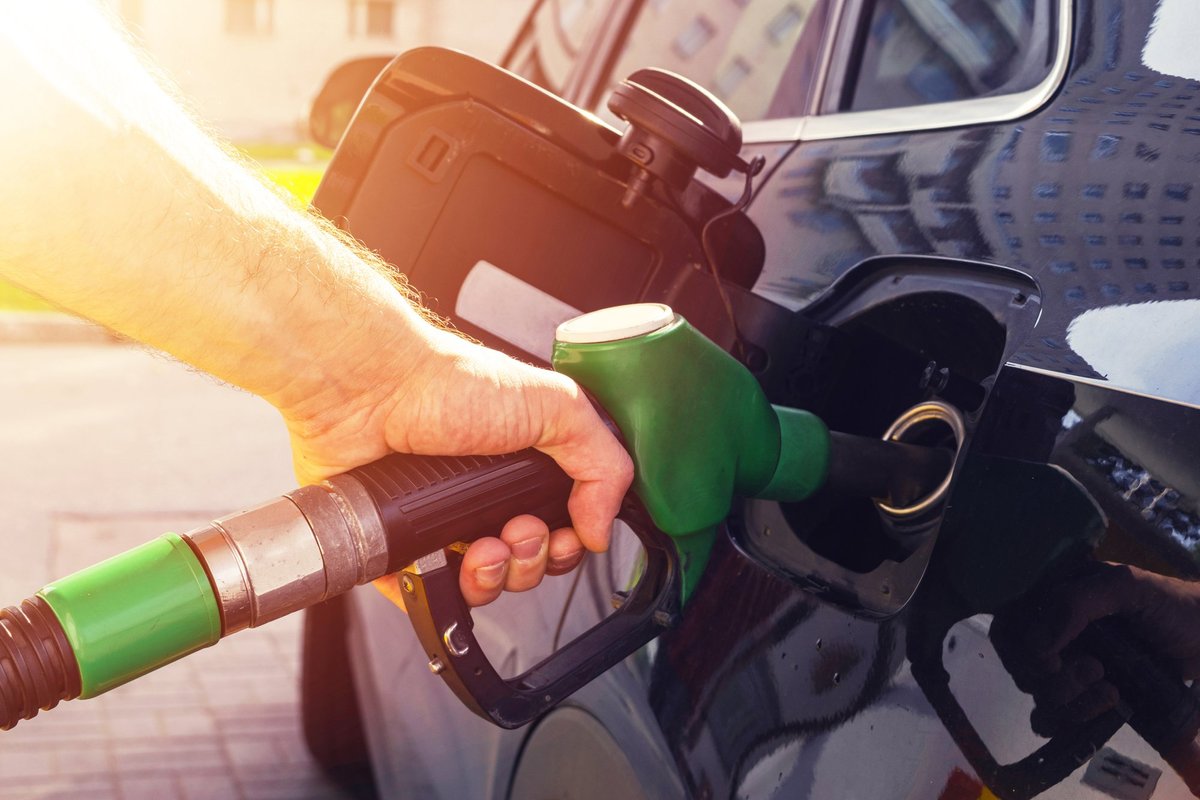 LEA: Różnica między cenami benzyny i oleju napędowego na stacjach benzynowych zmniejsza się