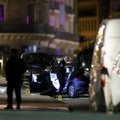 Paryžiaus policijos pareigūnai nušovė du asmenis į juos lėkusiame automobilyje