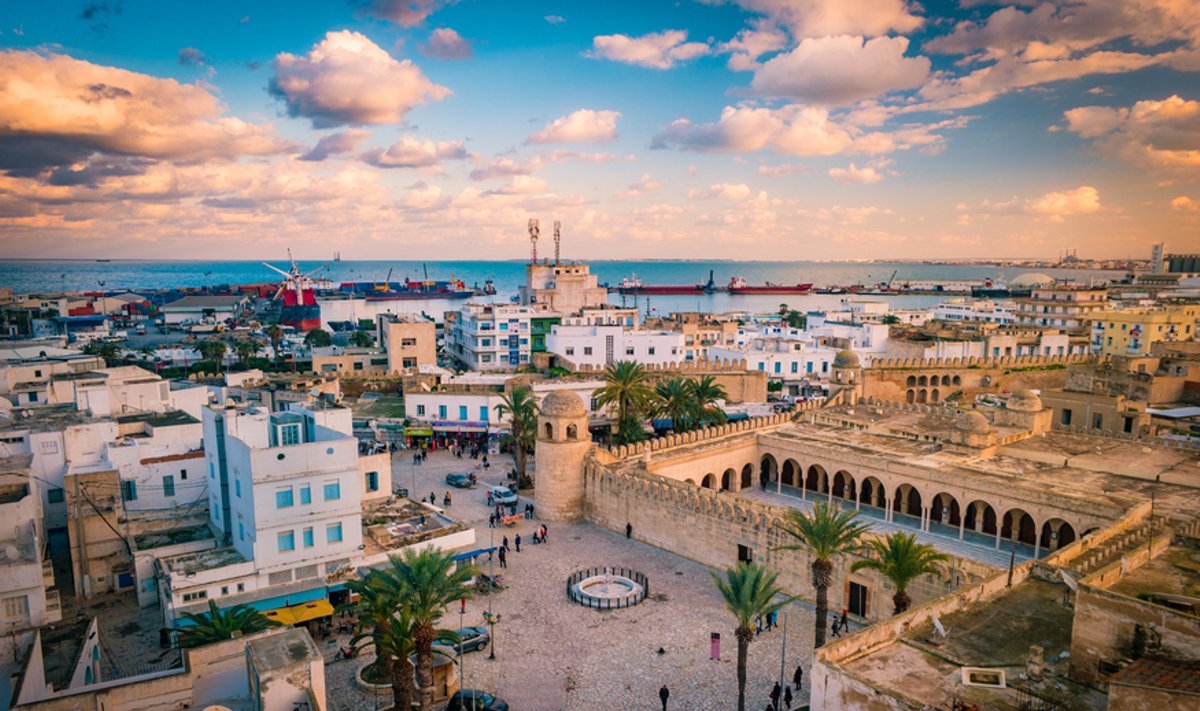  Tunisas