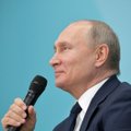 Putinas ginasi, kad reformomis nesiekia pratęsti jo įgaliojimų