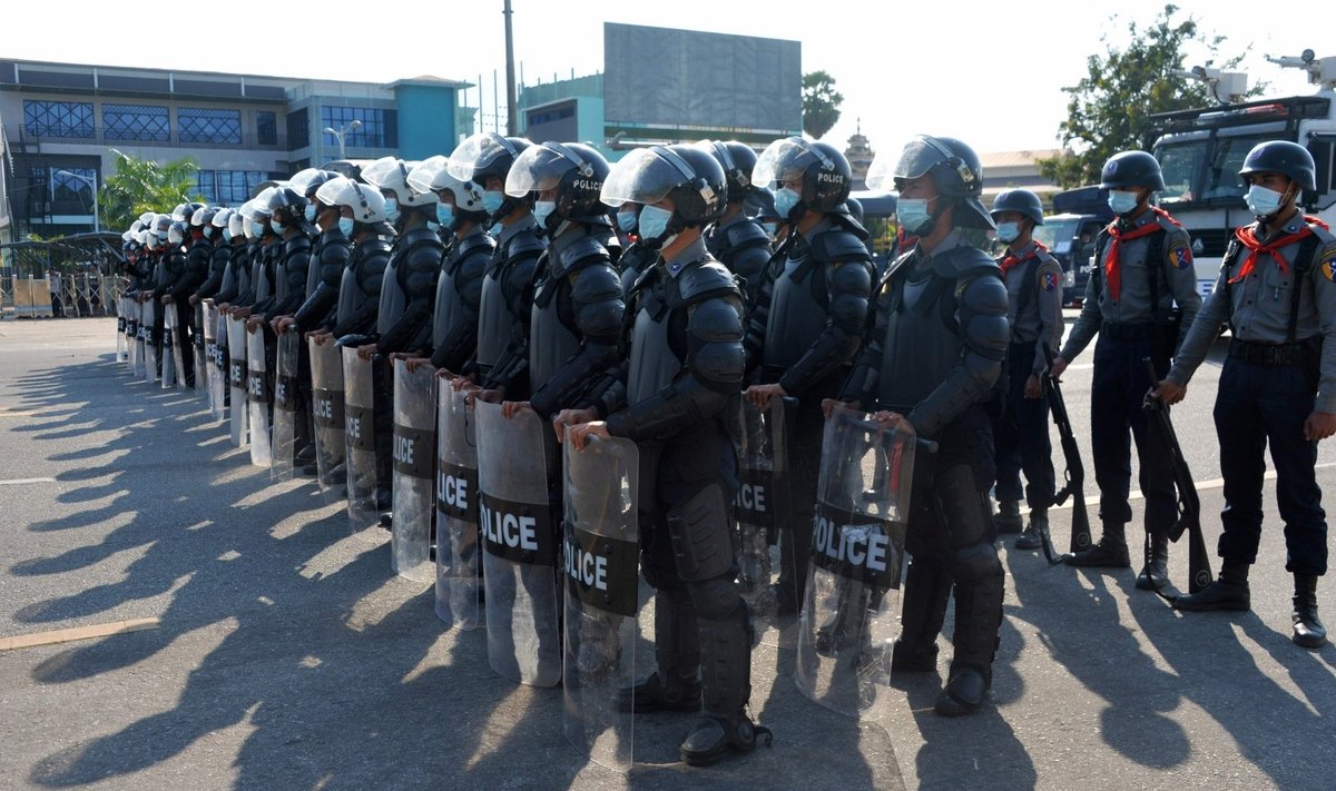 Riaušių policija Mianmare