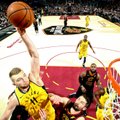 Ketvirtame kėlinyje Klivlande prabudęs Sabonis su „Pacers“ NBA atkrintamąsias pradėjo su trenksmu