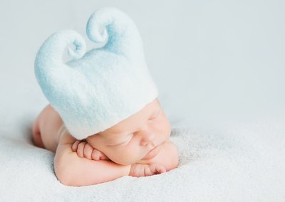 Meniškoje E.Miliūnienės fotografijoje įamžintas kūdikio trapumas