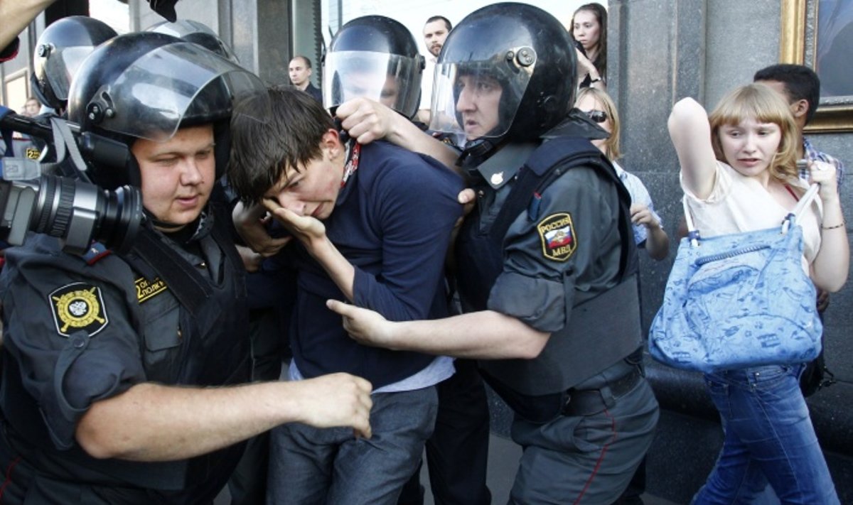 Rusijoje suimami protestuotojai