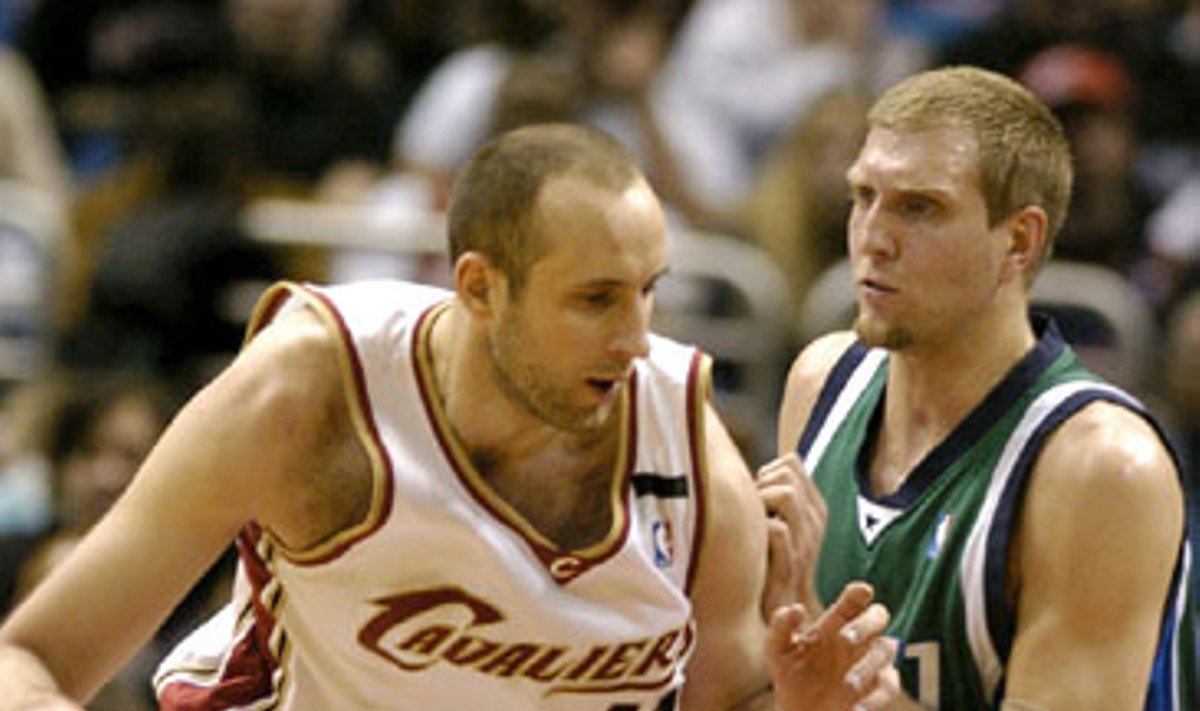 Žydrūnas Ilgauskas ("Cavaliers") prieš Dirką Nowitzkį ("Mavericks")