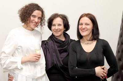 Galerijos "Vartai” įkūrėja Nida Rutkienė (viduryje) su partnerėmis Laura Rutkute ir Agne Savarauskiene