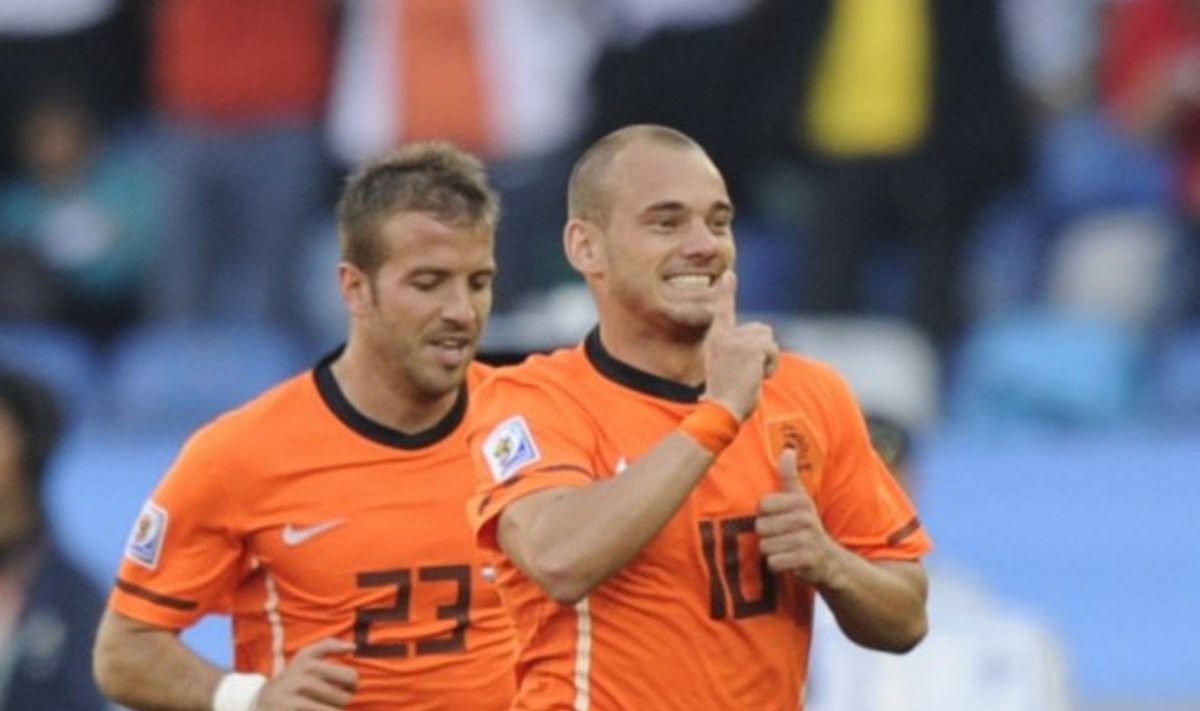 Wesley Sneijderis išvedė Olandiją į priekį