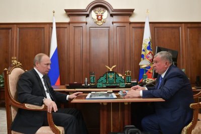 Vladimiras Putinas susitinka su „Rosneft“ vadovu Igoriu Sečinu