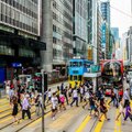 Honkonge mokykliniam autobusui užlėkus ant šaligatvio žuvo trys žmonės