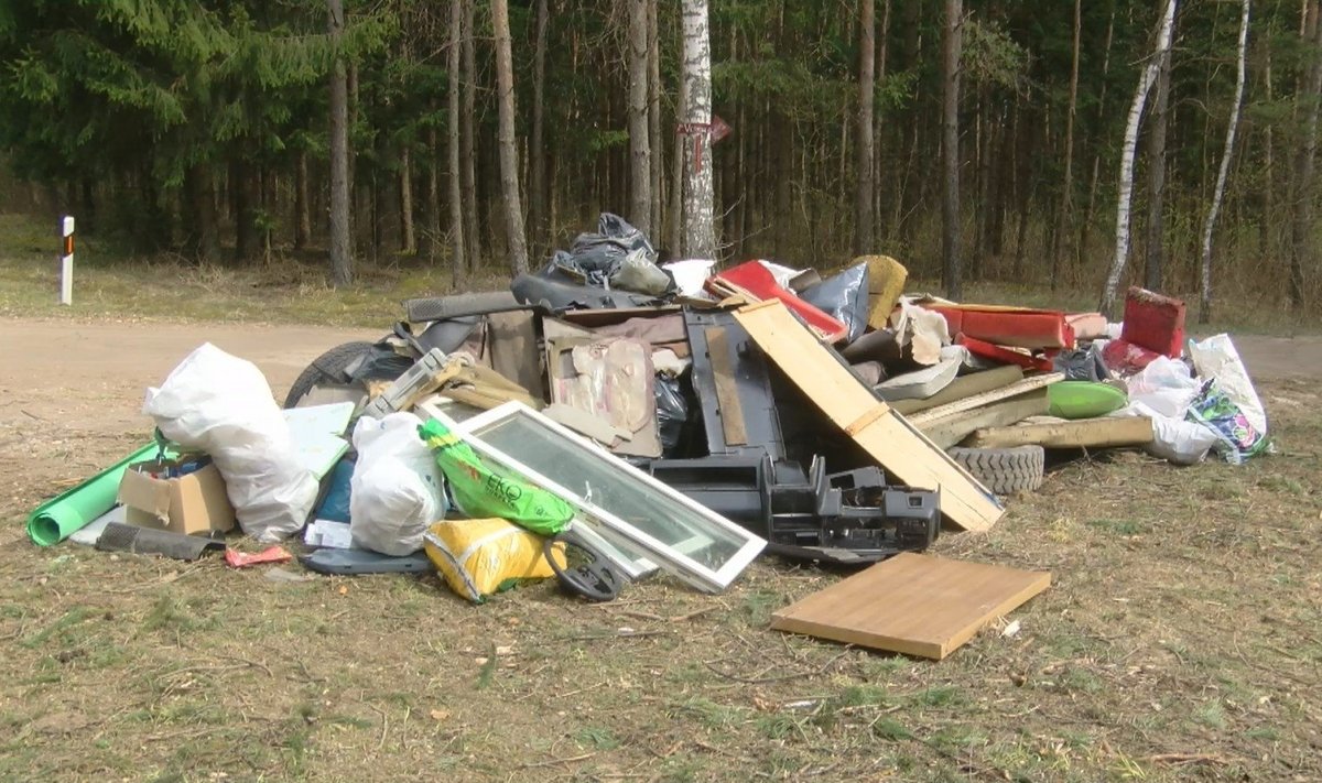 Nelegaliai sukrautos atliekos Vilniaus mieste