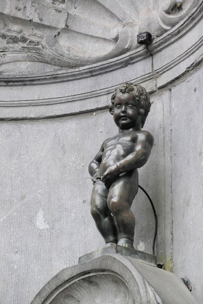 Berniuko skulptūra, Briuselis