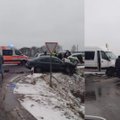 Vilniaus r. susidūrė mikroautobusas ir „VW Passat“: skubios medikų pagalbos prireikė 5 žmonėms