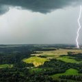 Lietuvos dangų raižė galingi žaibai: užfiksuota per 200 išlydžių