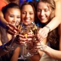 Daugybė moterų vartoja alkoholį nežinodamos, kad laukiasi: įvardijo didžiausias grėsmes