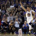 Išliejo įtūžį: S. Curry smeigė devynis tritaškius, o „Warriors“ pasiekė du rekordus