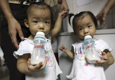 Vaikai geria pieną Kinijoje