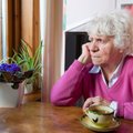 Karantininę globos namuose gyvenančių senjorų kasdienybę praskaidrina knygos ir telefoniniai pokalbiai