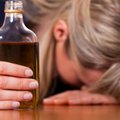 Alkoholizmo pavojus: kodėl greičiau įklimpsta ir sunkiau iš jo išlipa moterys