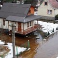 Potvynis pakaunėje: sprogdinti ledo sangrūdas per daug pavojinga