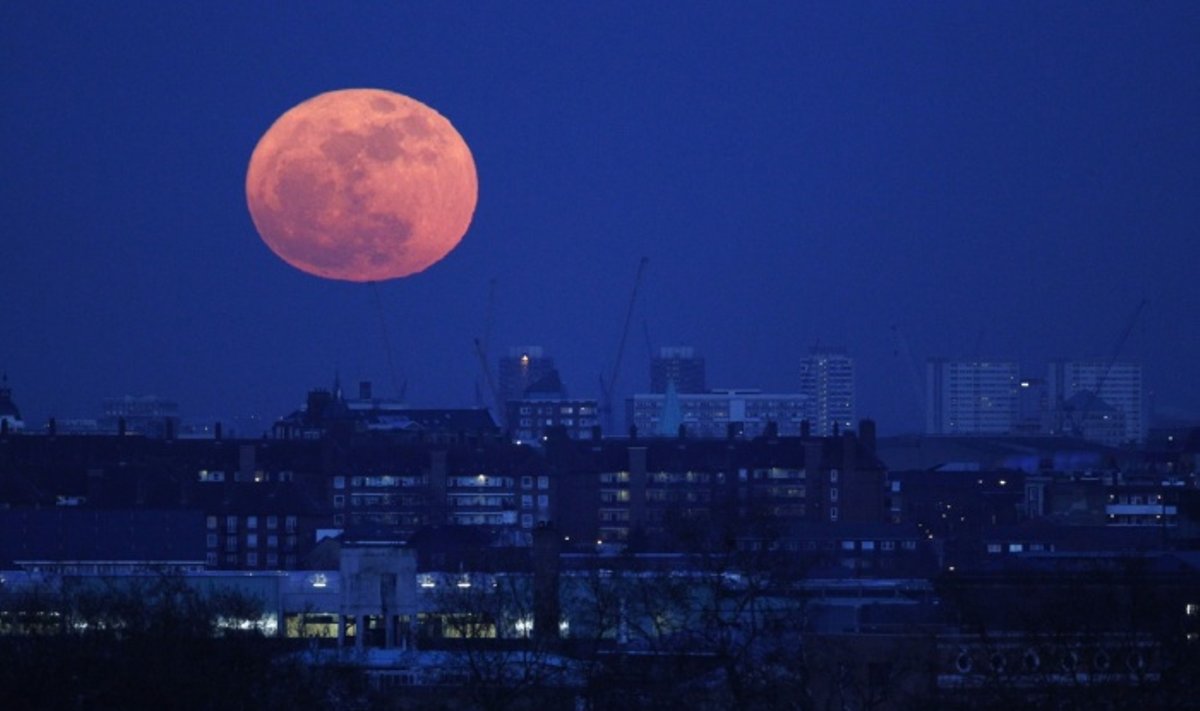 Mėnulis virš Londono