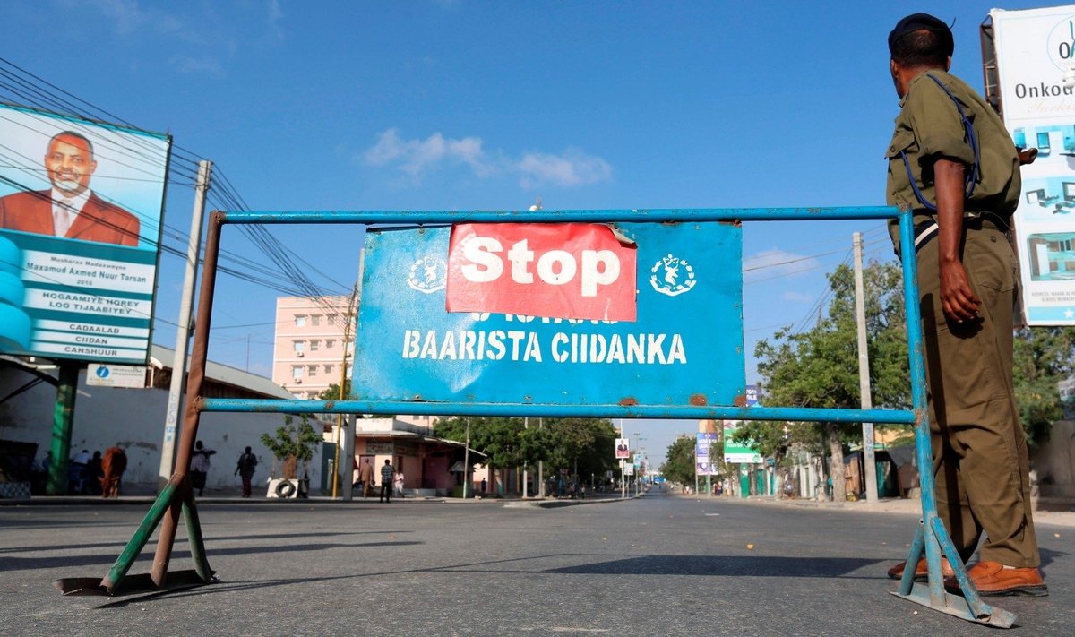 Mogadiše prieš prezidento rinkimus uždaryti keliai