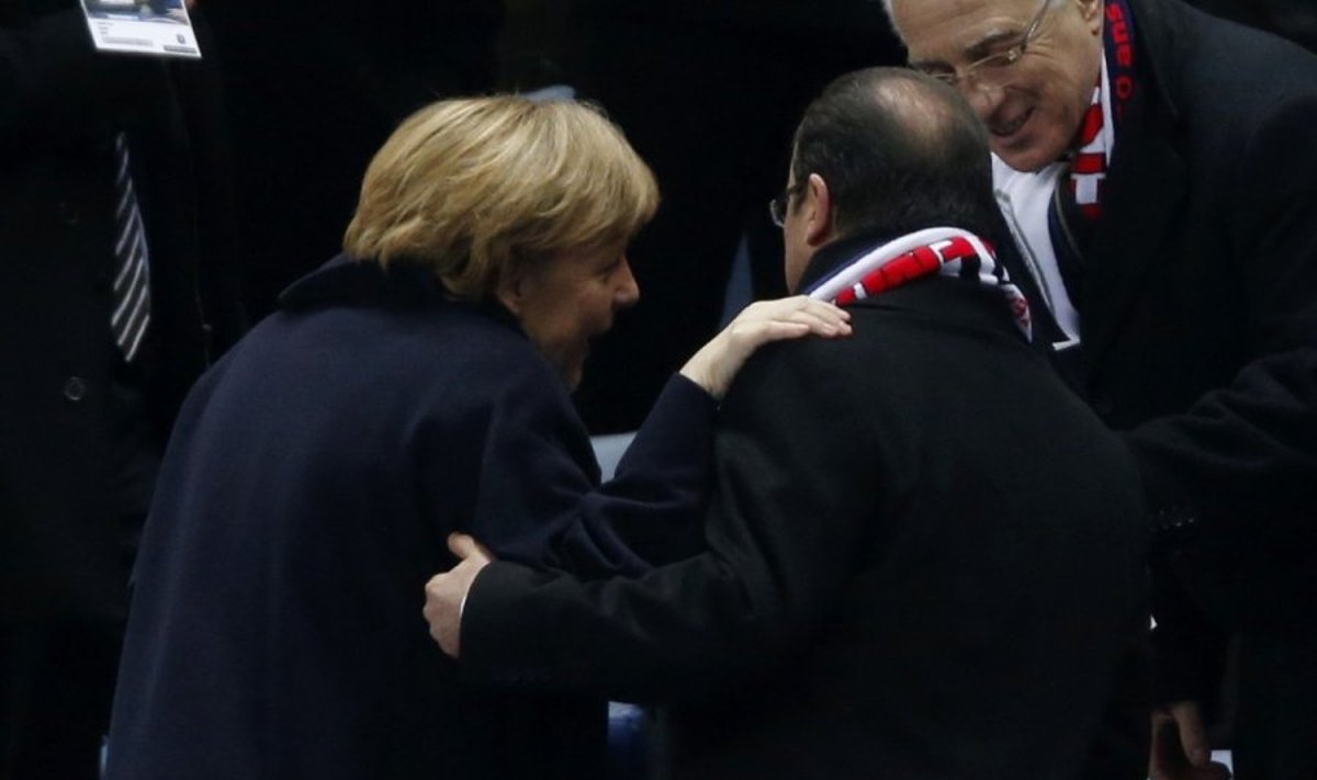 Angela Merkel ir Francois Hollande'as