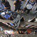 Spūsties ant geležinkelio tilto Mumbajuje aukų padaugėjo iki 22