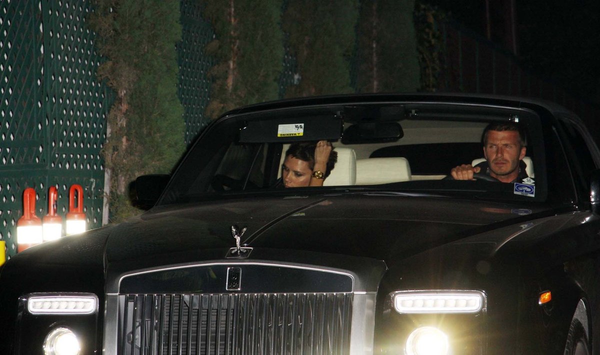D.Beckhamas vairuoja Rolls-Royce