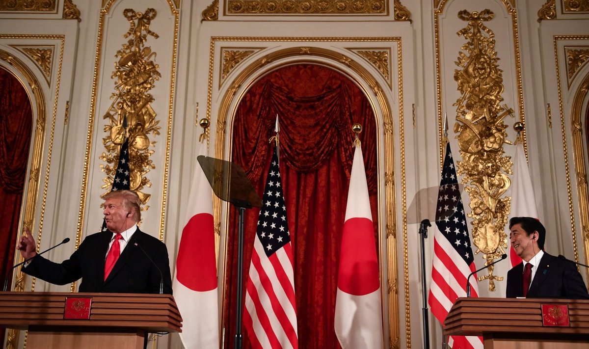 Donaldas Trumpas, Shinzo Abe
