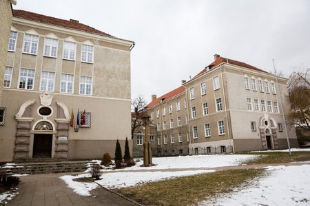 Vilniaus Antakalnio gimnazija (Antakalnio g. 29)