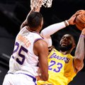 LeBrono ir AD debiutai neapkarto – „Lakers“ išsikapstė Finikse