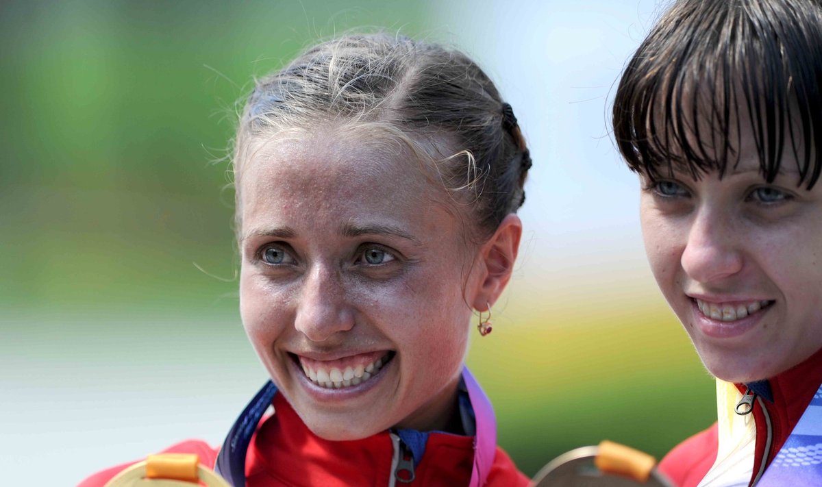 Čempionė Olga Kaniskina ir bronzos medalio laimėtoja Anisija Kirdiapkina