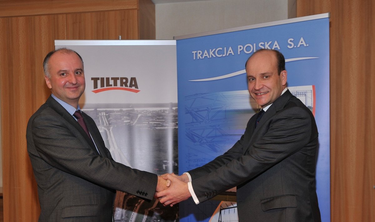 Tiltra Group plėtros direktorius Romas Matiukas ir Trakcja Polska valdybos pirmininkas Maciej Radziwiłł