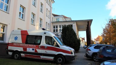 Skaudi nelaimė Klaipėdos rajone – mažametis berniukas iškrito pro langą