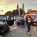 В Вильнюсе столкнулись автомобили Mercedes Benz и Škoda
